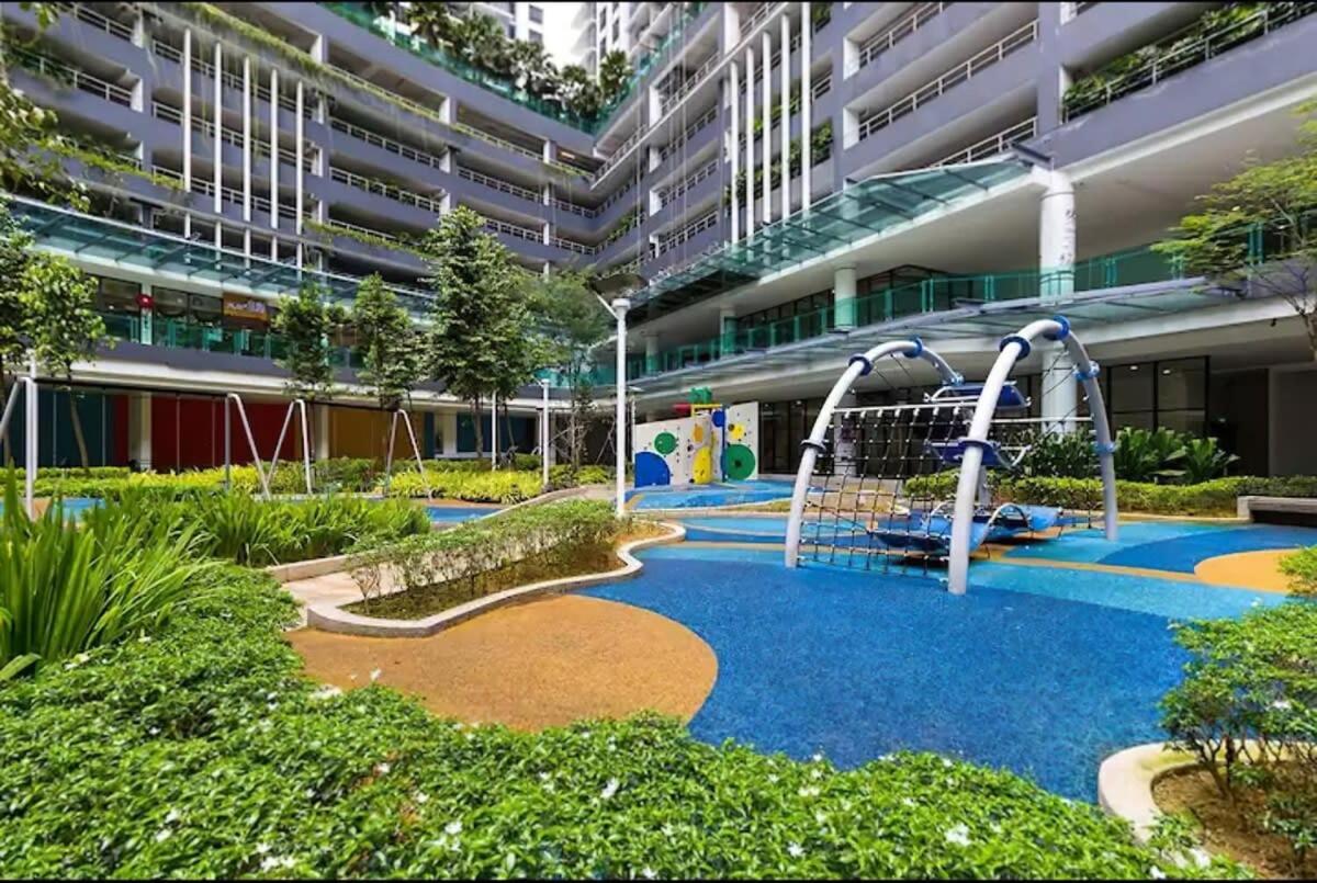 Modern 3BR Apt Near Desa Park Mont Kiara Parking