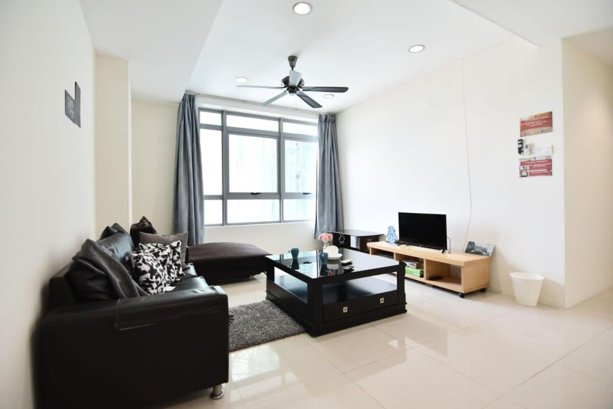A Cozy 3BR Taragon Puteri Bintang FREE Parking