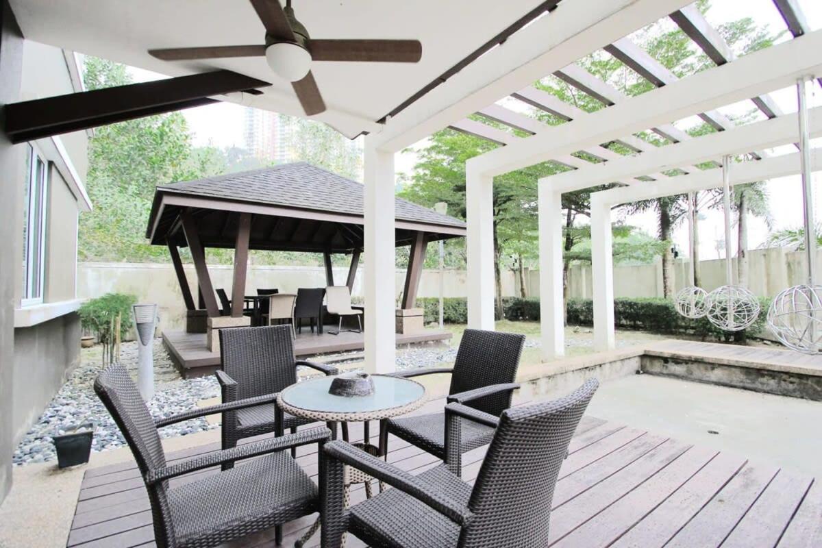 A Spacious & Lux 4BR House with Gazebo photo 2