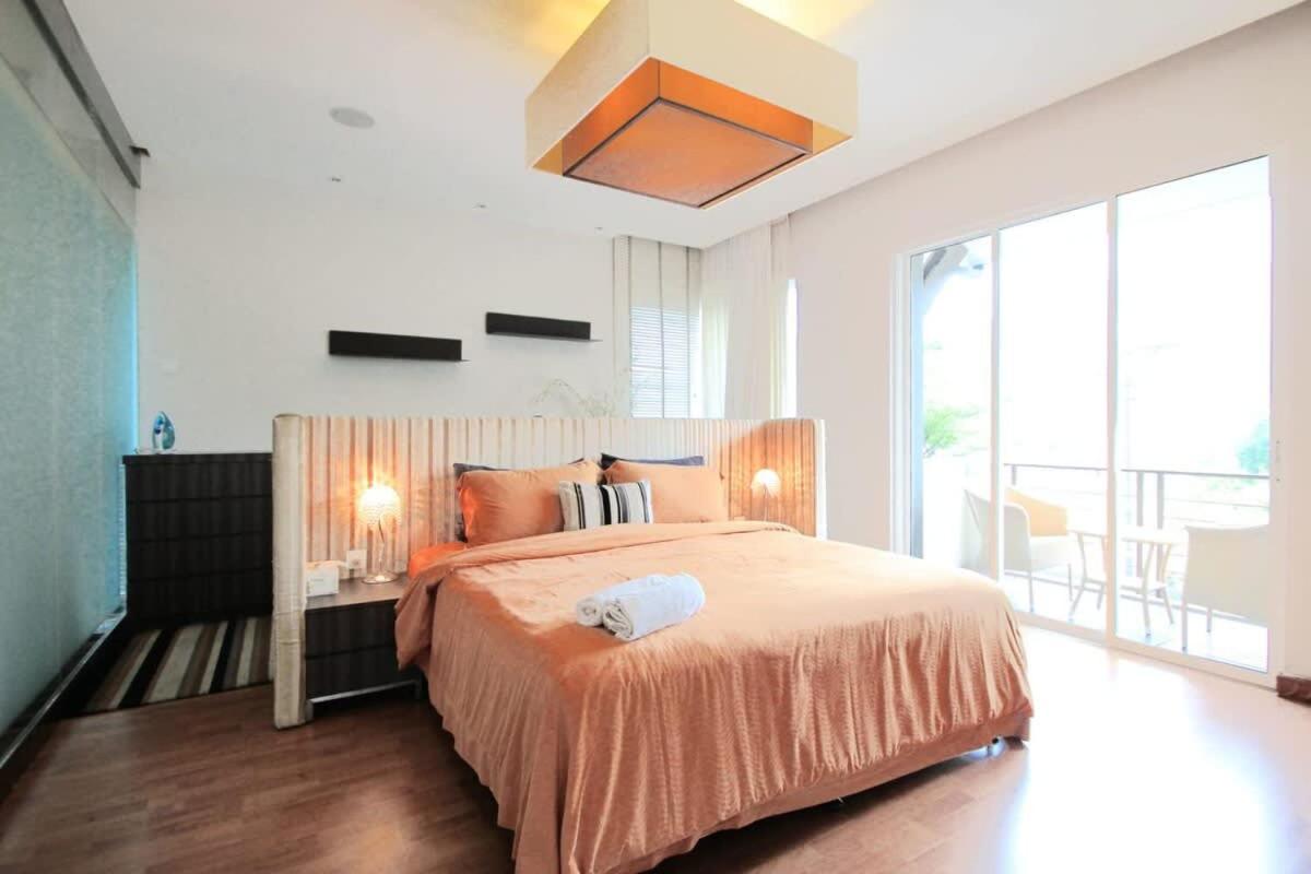 A Spacious & Lux 4BR House with Gazebo photo 7