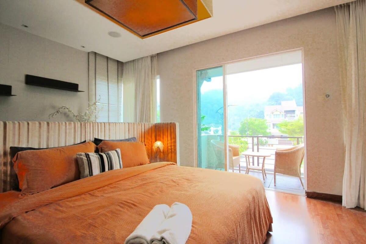 A Spacious & Lux 4BR House with Gazebo photo 8