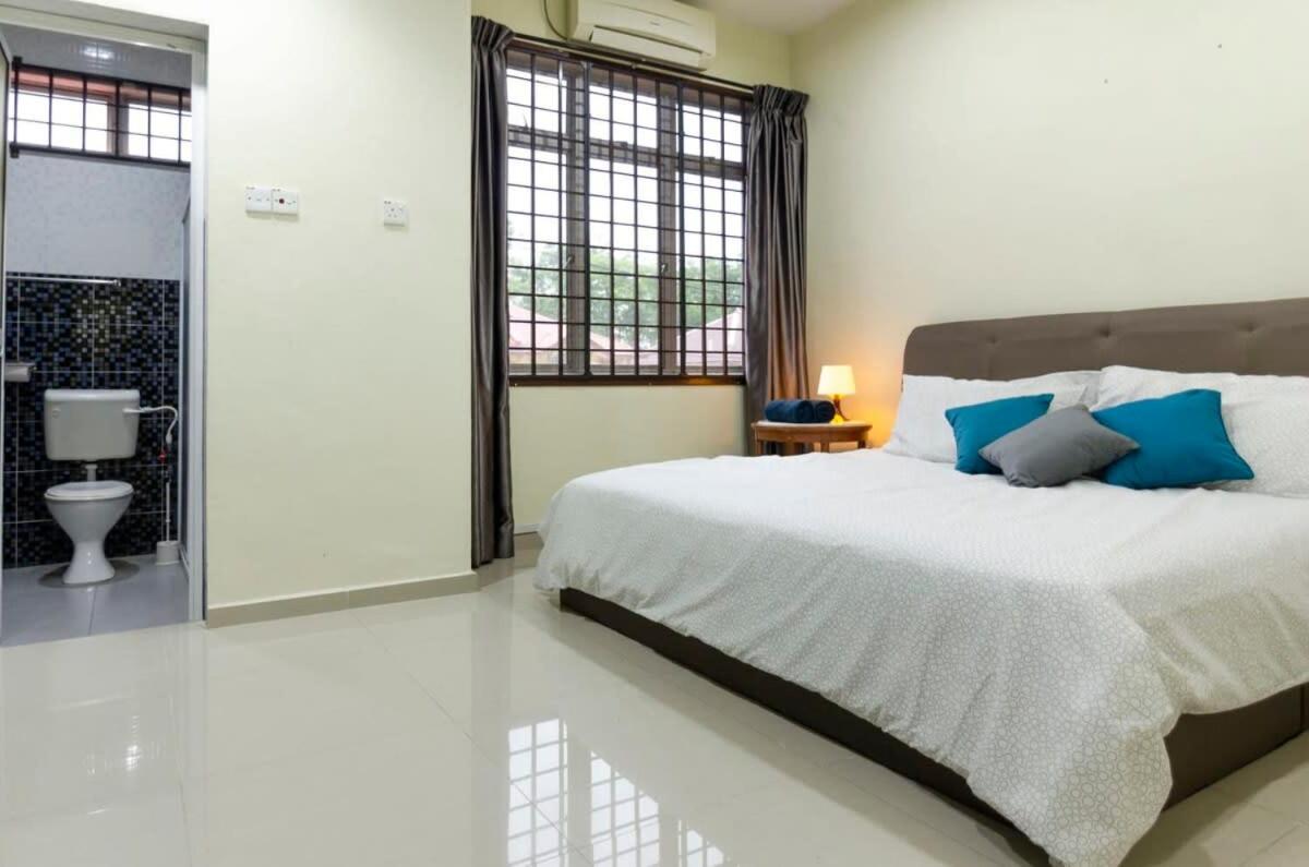 A Spacious & Cozy 3BR Cove House FREE Parking