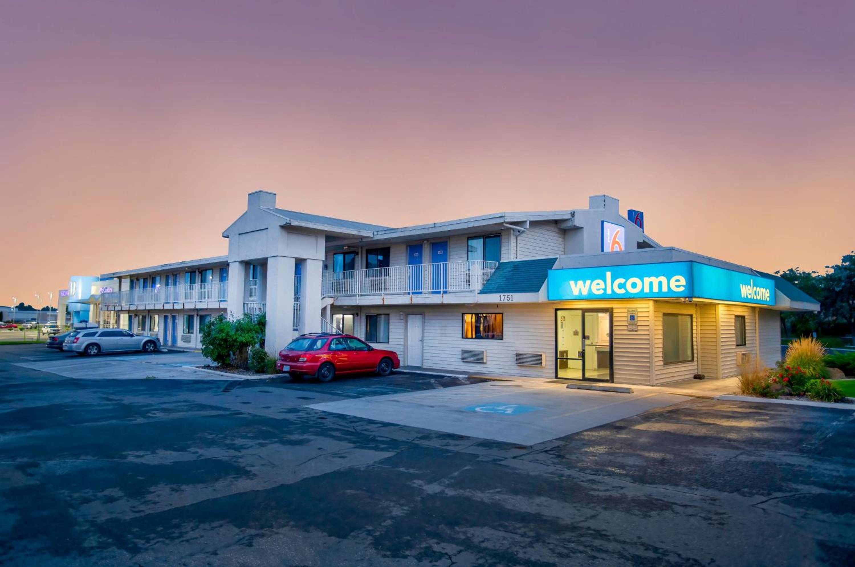 Miscellaneous Market Vacations - Motel 6-Richland, WA - Kennewick - Property Image 1