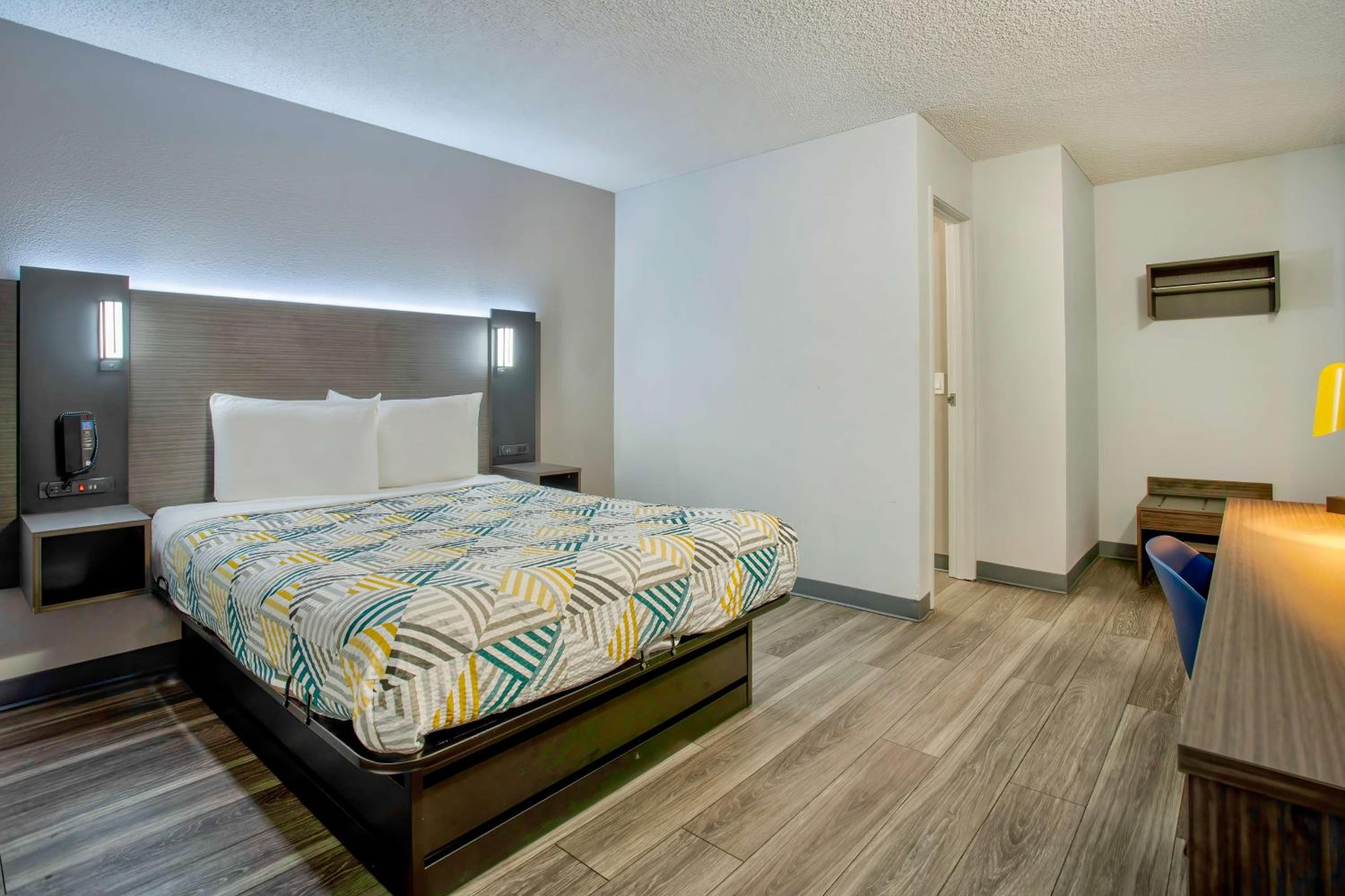 Miscellaneous Market Vacations - Motel 6-Richland, WA - Kennewick - Property Image 5