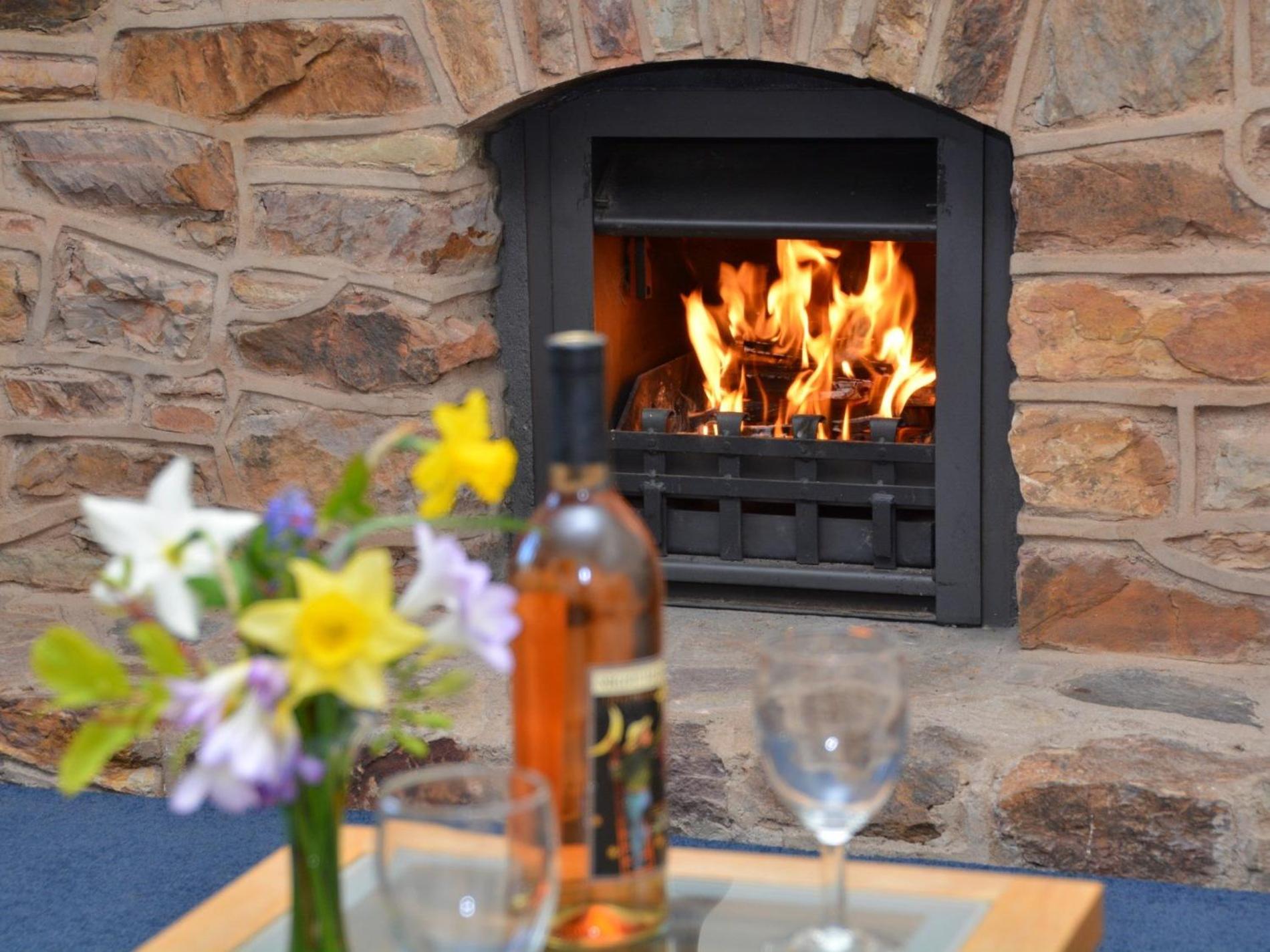 5 bed in Barnstaple SHIRW view 2