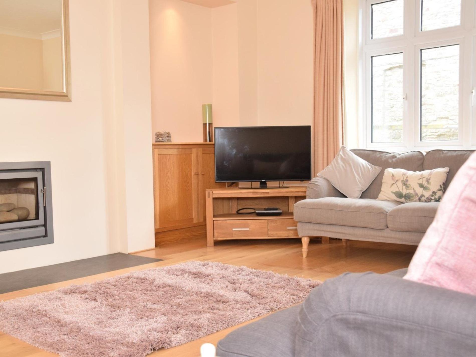 5 bed in Barnstaple SHIRW view 5