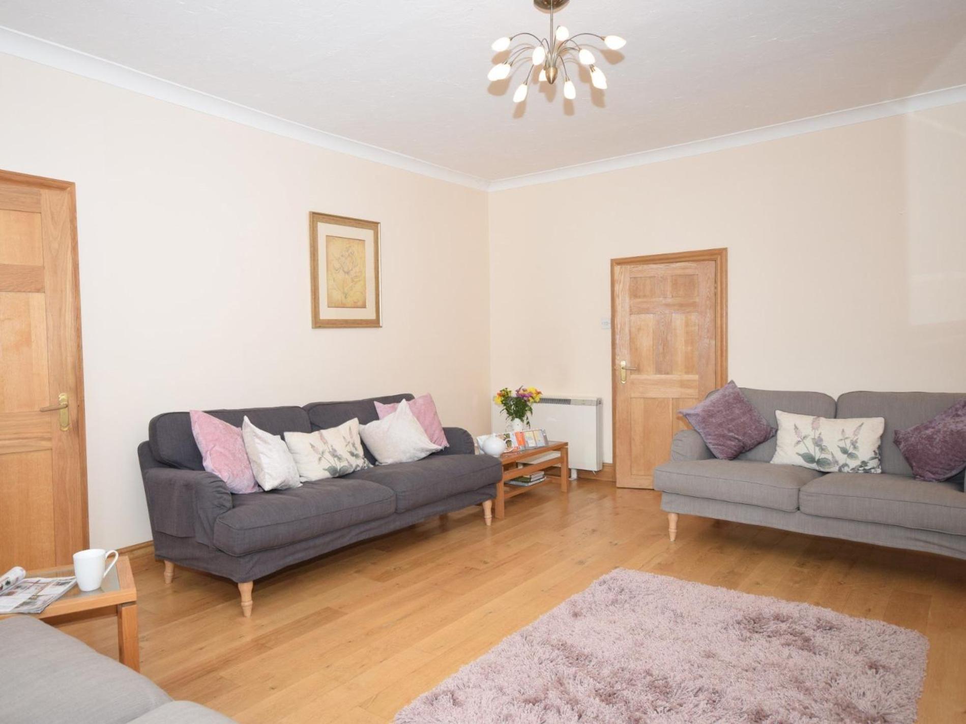 5 bed in Barnstaple SHIRW view 3