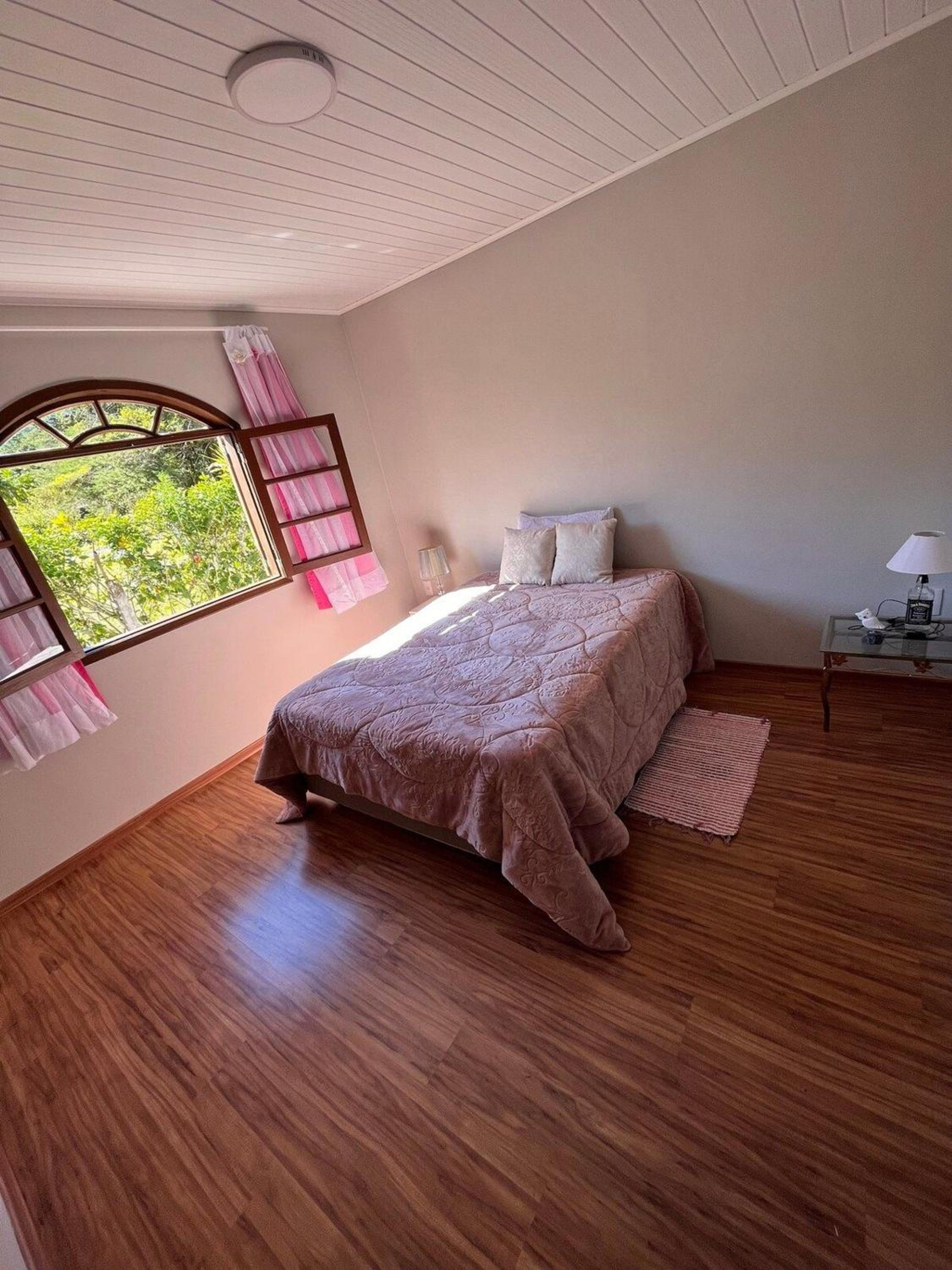 Vista para montanha com 3 quartos