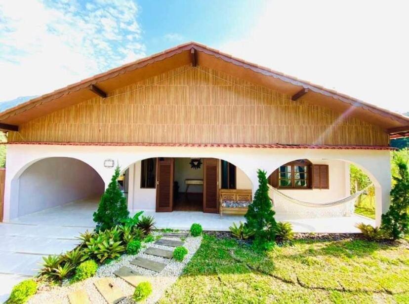 Vista para montanha com 3 quartos
