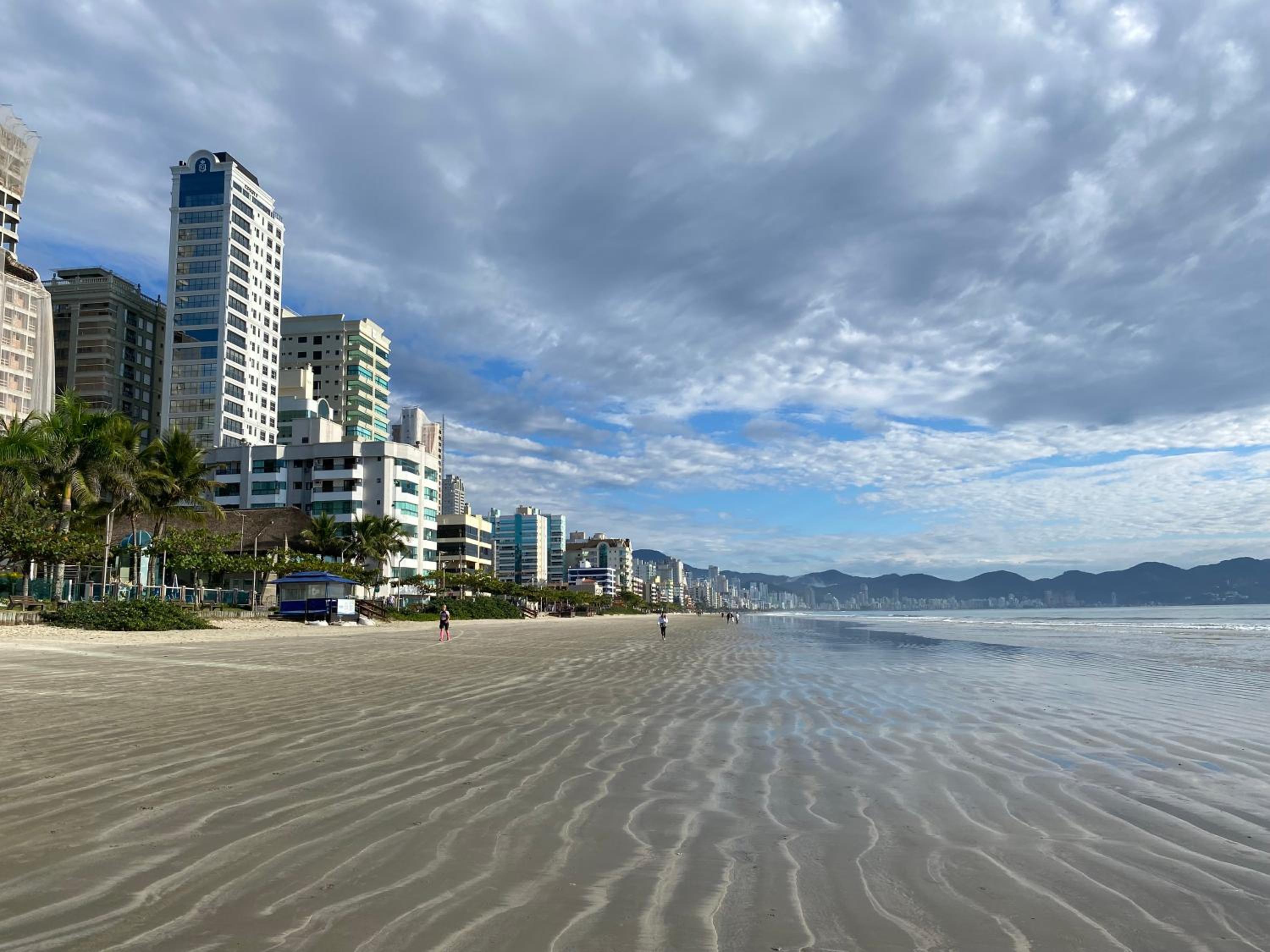 Vista mar e próximo ao pier - Apto a 60m do mar