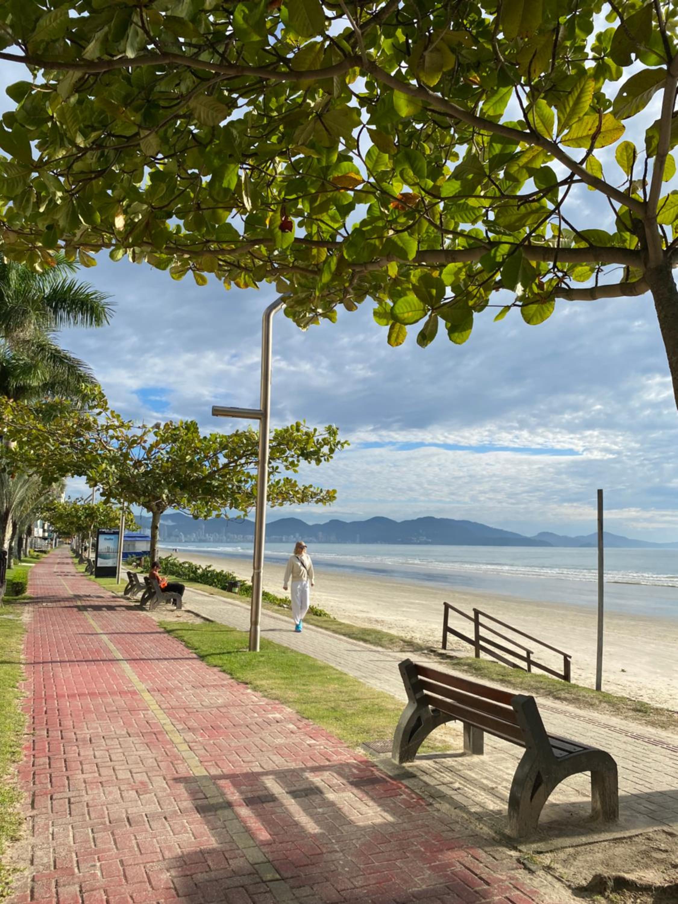 Vista mar e próximo ao pier - Apto a 60m do mar