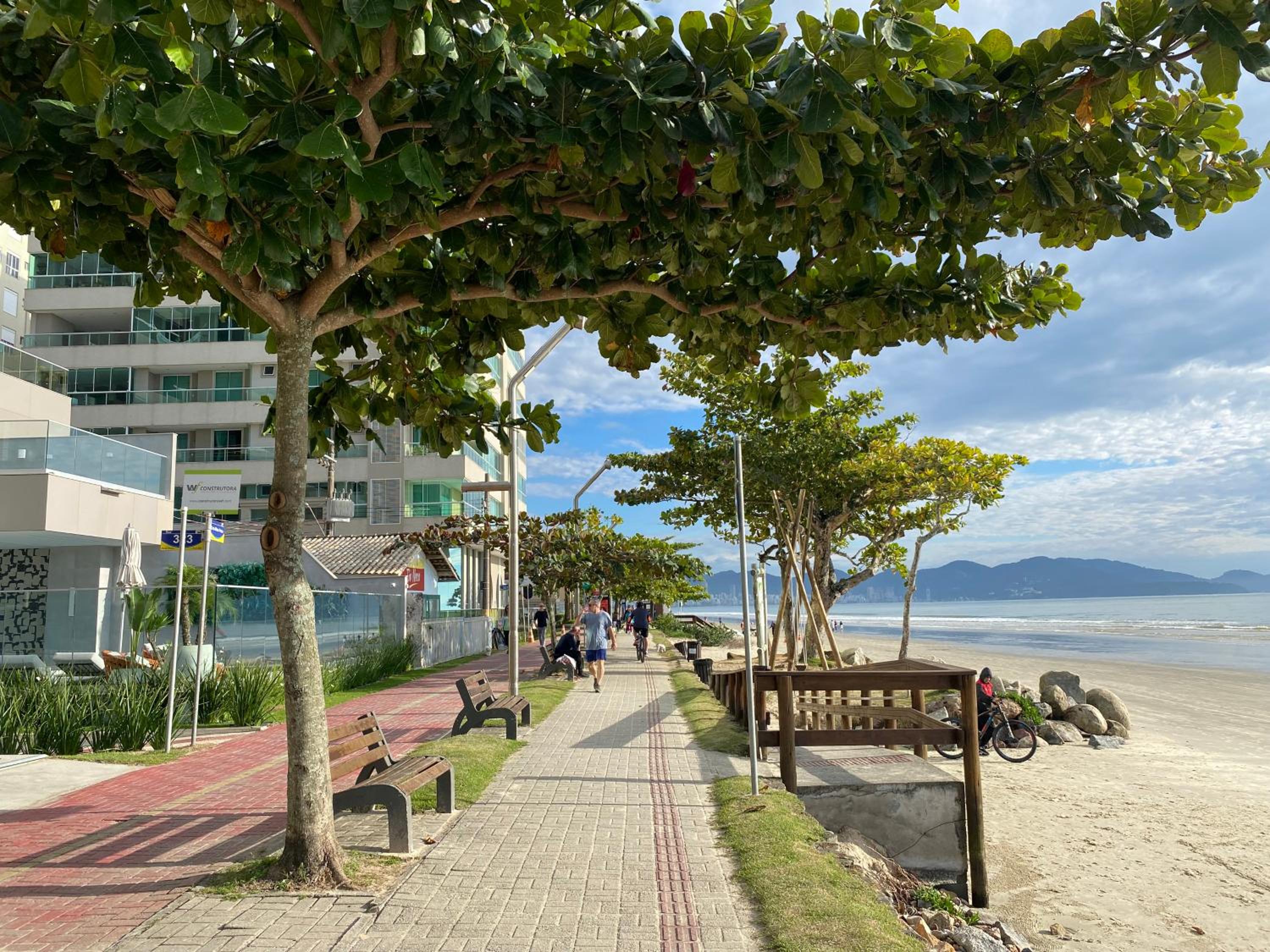 Vista mar e próximo ao pier - Apto a 60m do mar