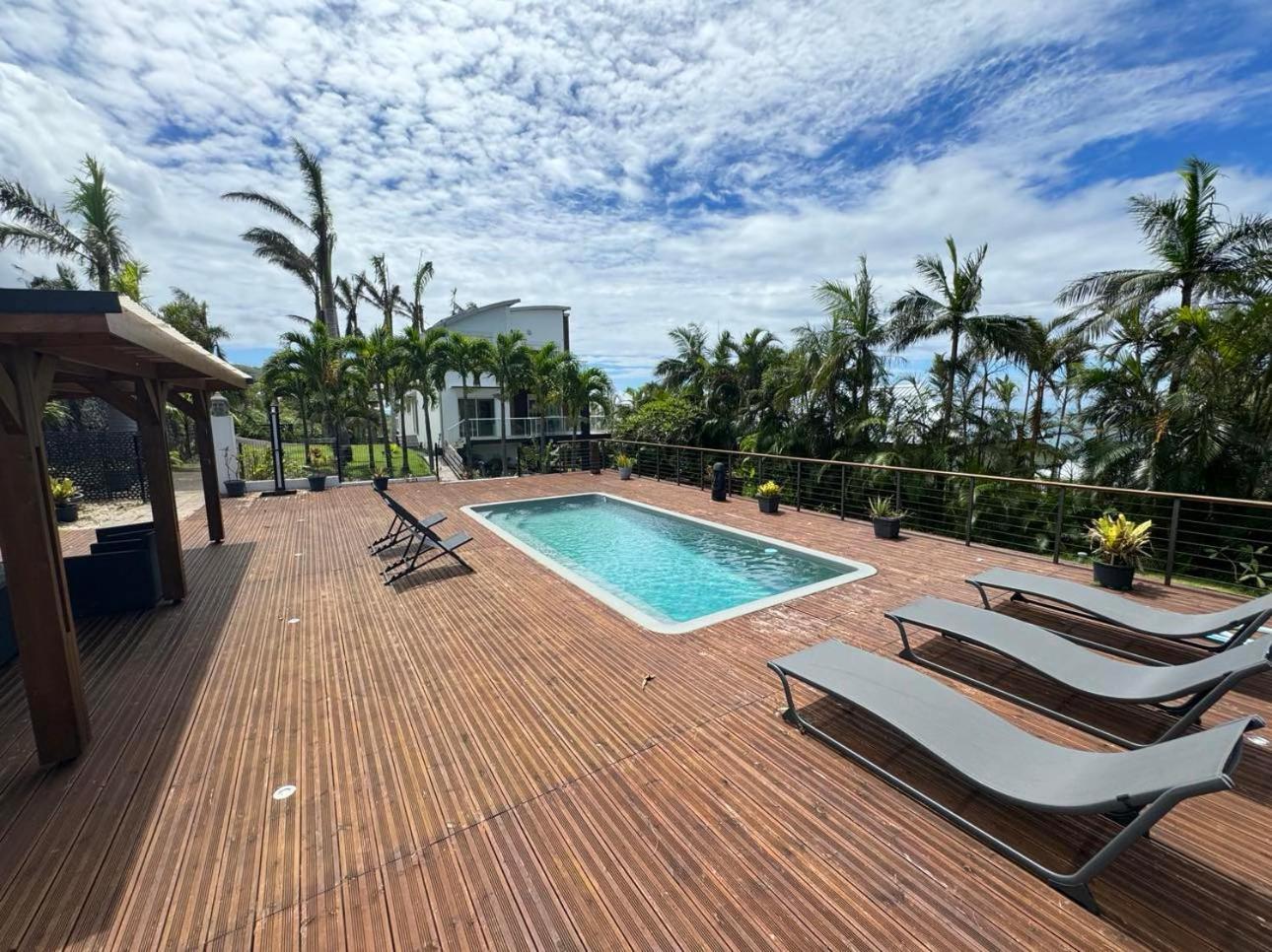 Grande Villa au calme - Vue exceptionnelle - Climatisation - Piscine sel chauffée - Jardin Tropical