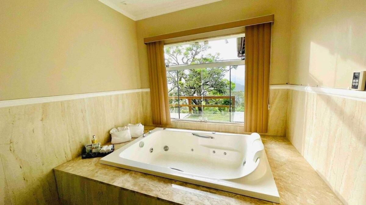 Casa maravilhosa com piscina e sauna