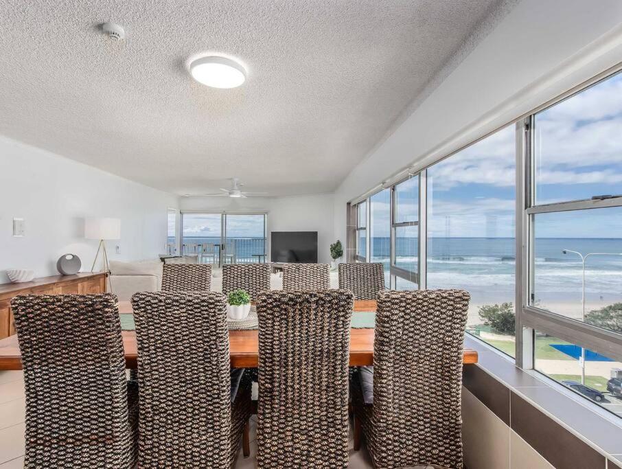 Absolute Beachfront Apartment in Paradise