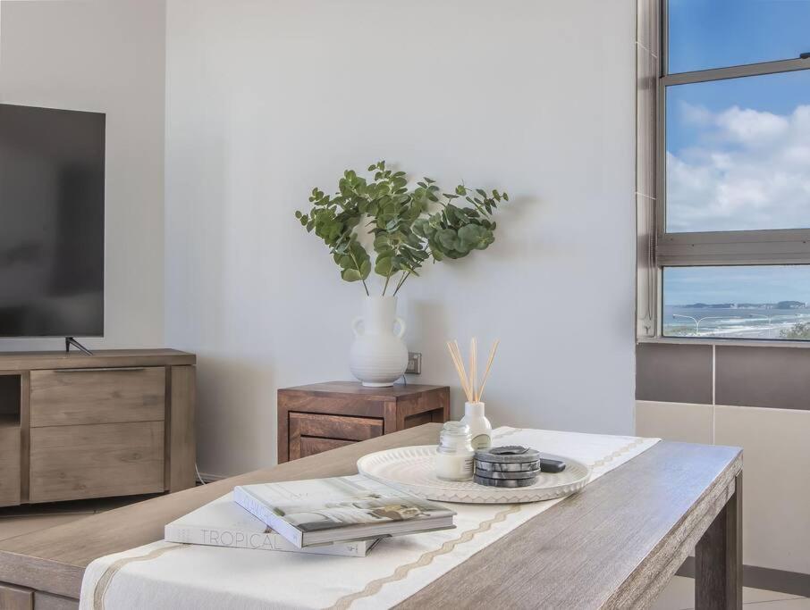 Absolute Beachfront Apartment in Paradise