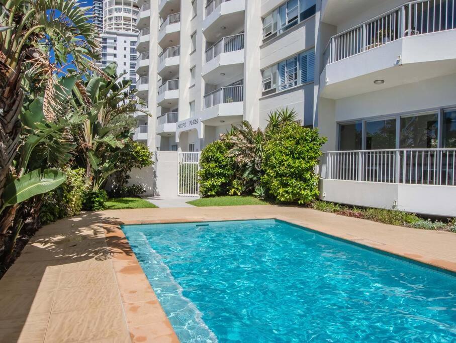 Absolute Beachfront Apartment in Paradise
