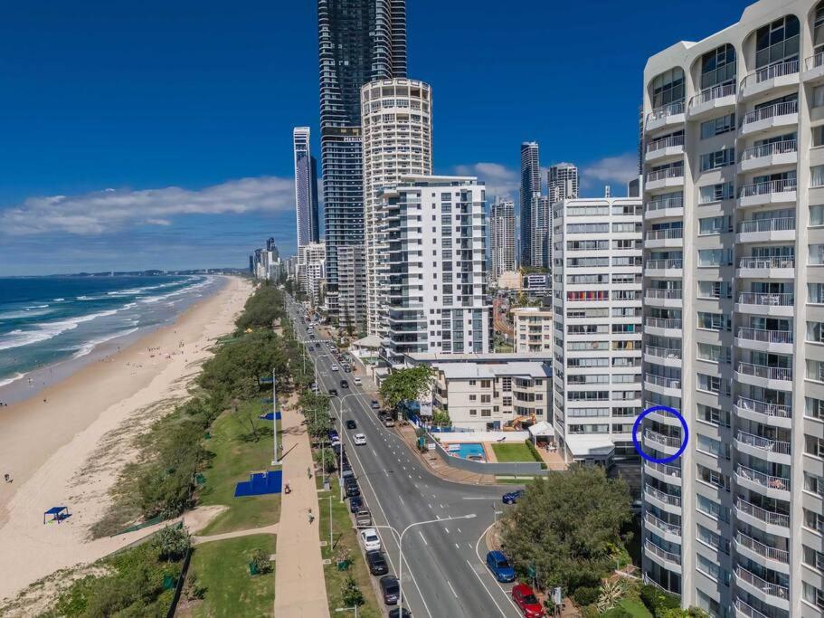 Absolute Beachfront Apartment in Paradise