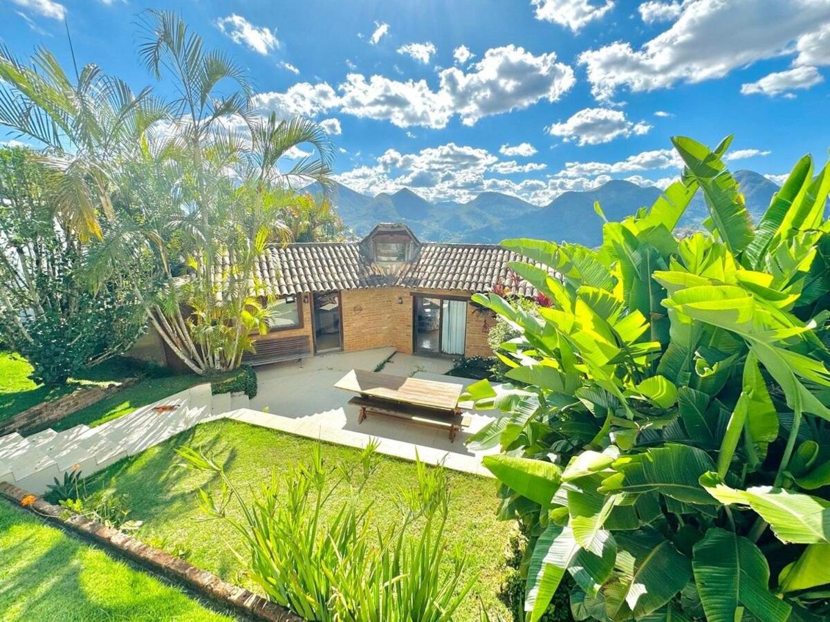 Casa luxuosa com vista e piscina