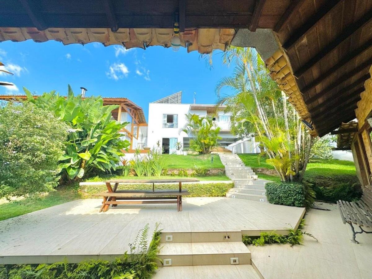Casa luxuosa com vista e piscina