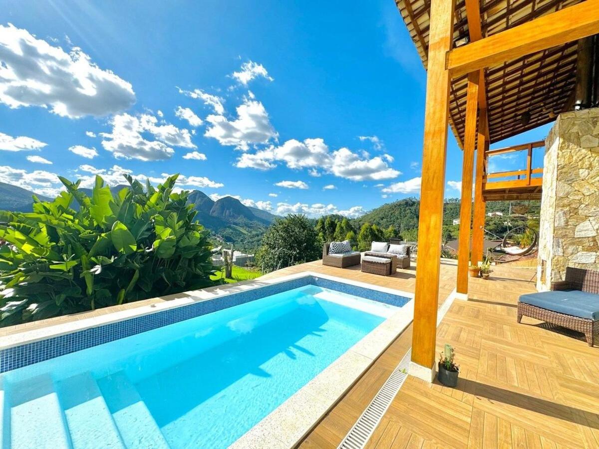 Casa luxuosa com vista e piscina
