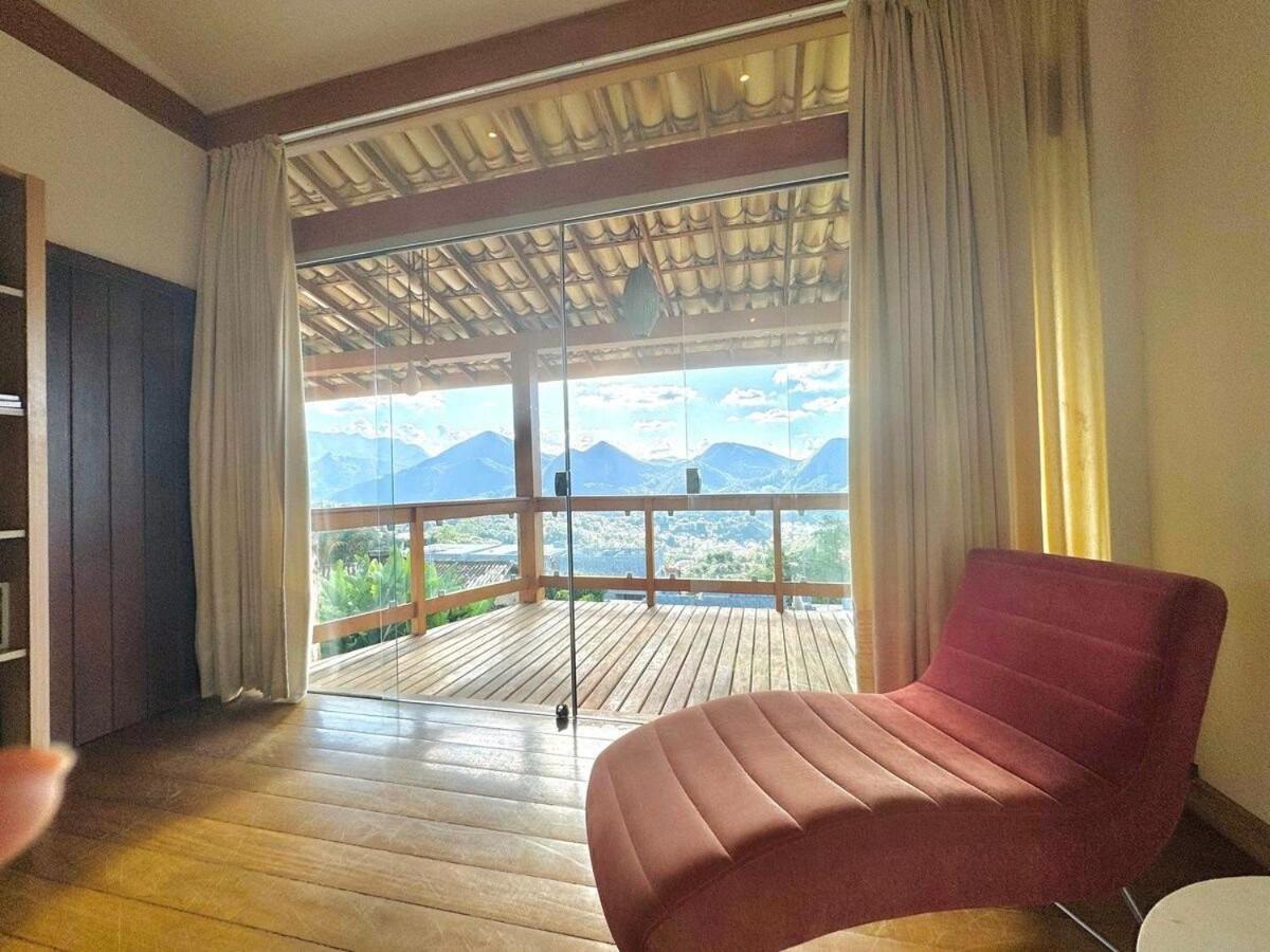 Casa luxuosa com vista e piscina