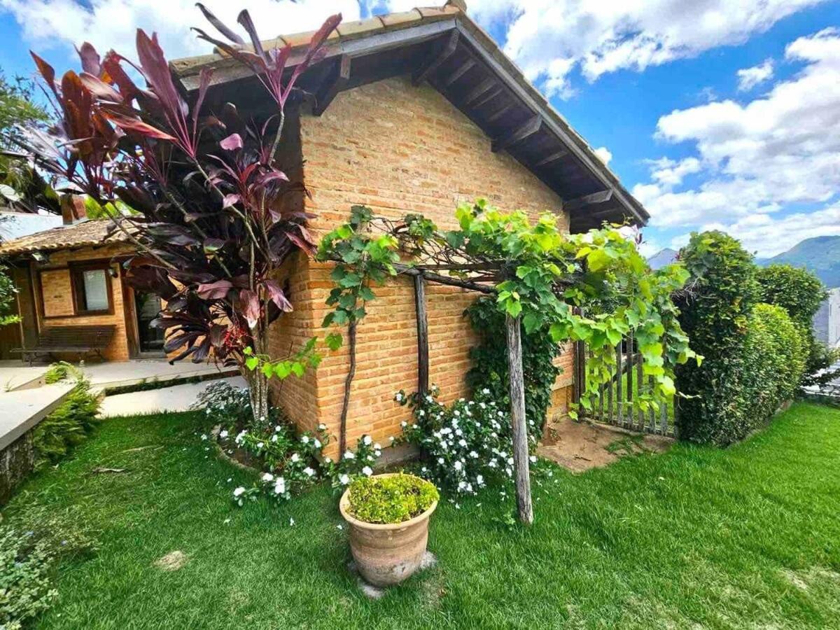 Casa luxuosa com vista e piscina