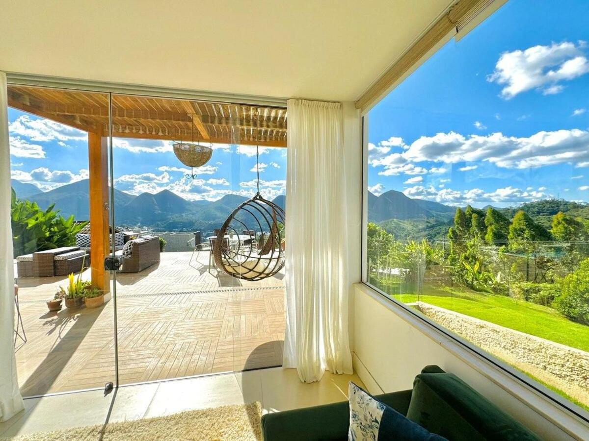 Casa luxuosa com vista e piscina