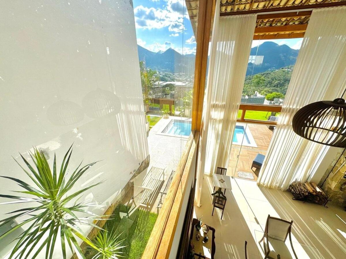 Casa luxuosa com vista e piscina