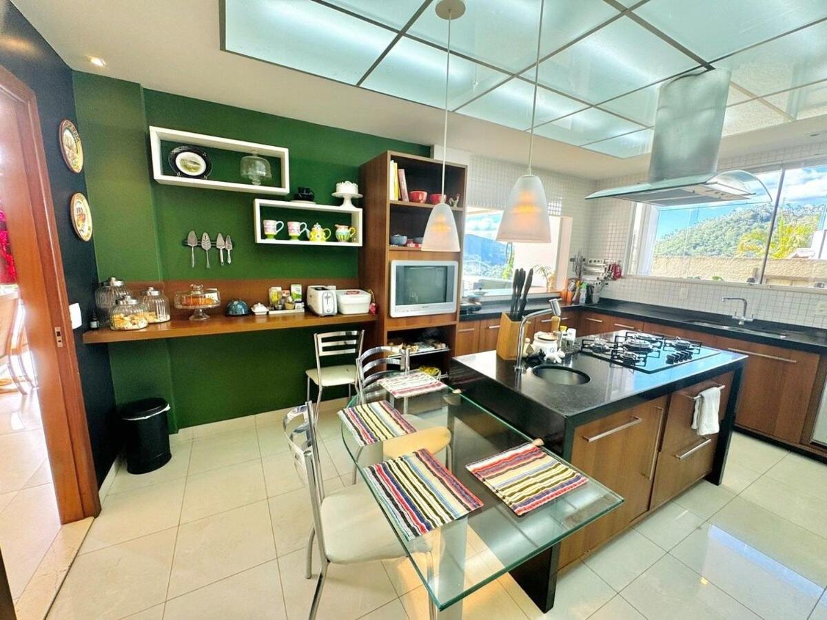 Casa luxuosa com vista e piscina