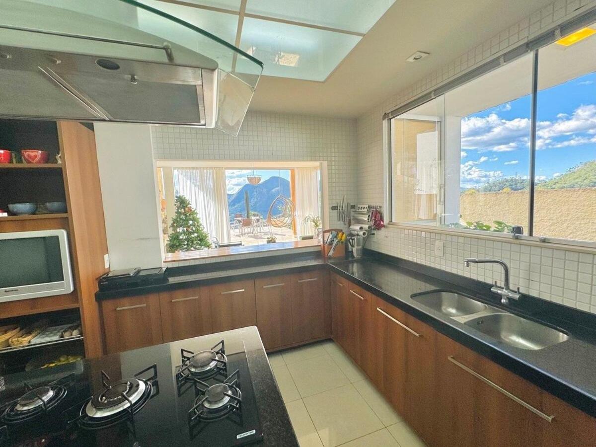 Casa luxuosa com vista e piscina