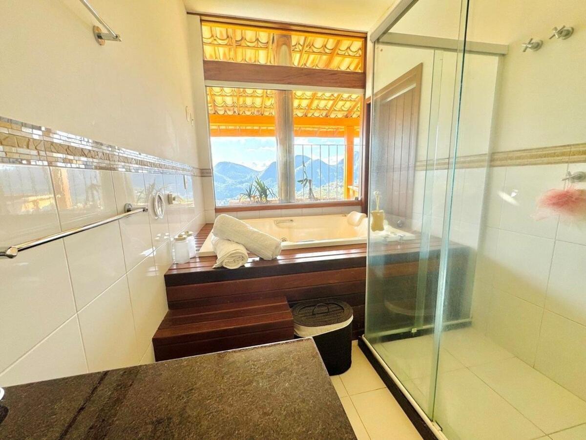 Casa luxuosa com vista e piscina