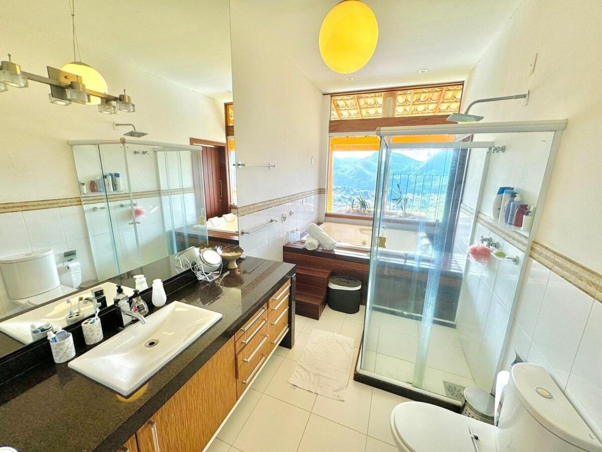 Casa luxuosa com vista e piscina