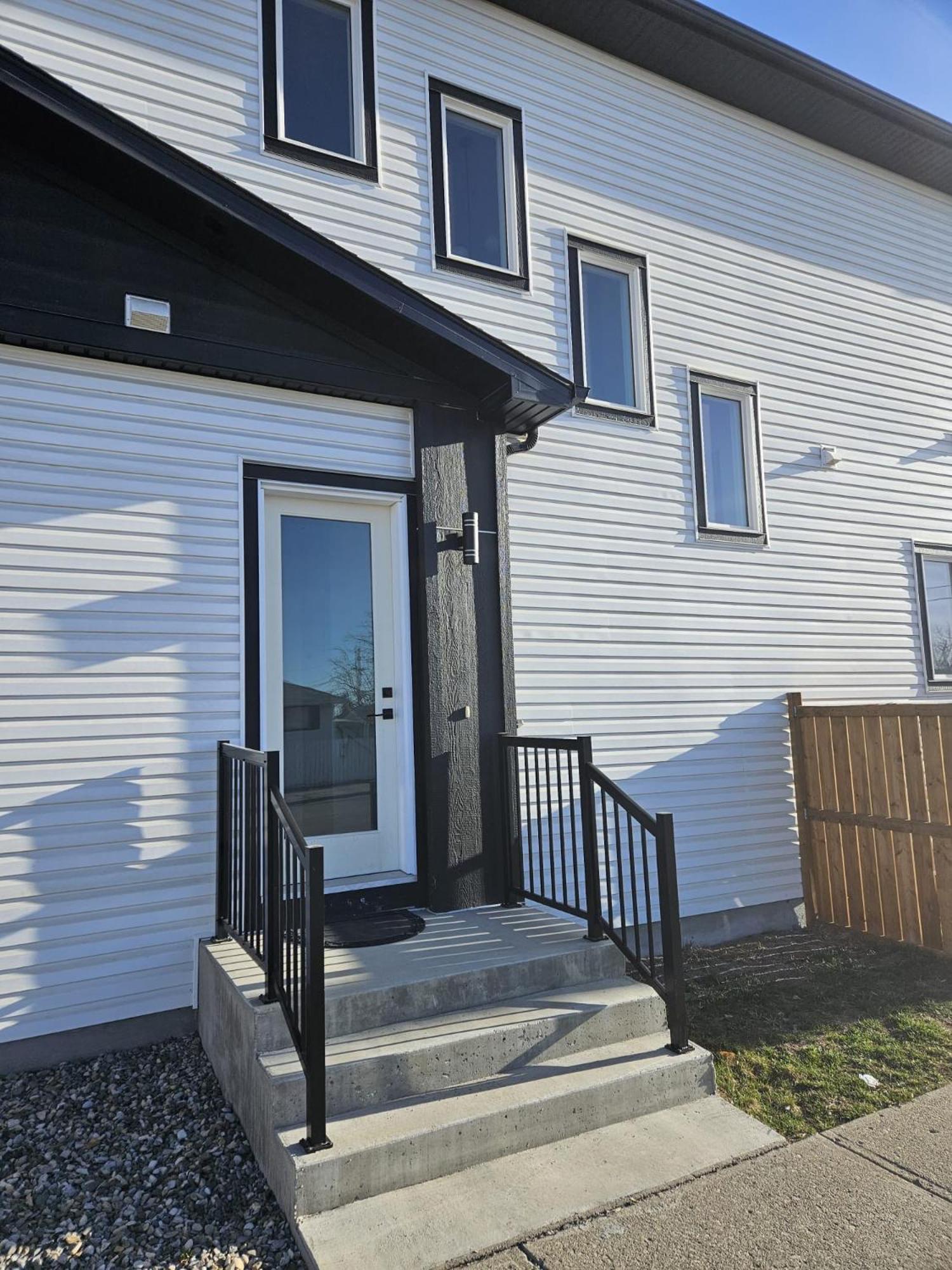 Emerald Suite with 2 beds - 10 minutes from downtown