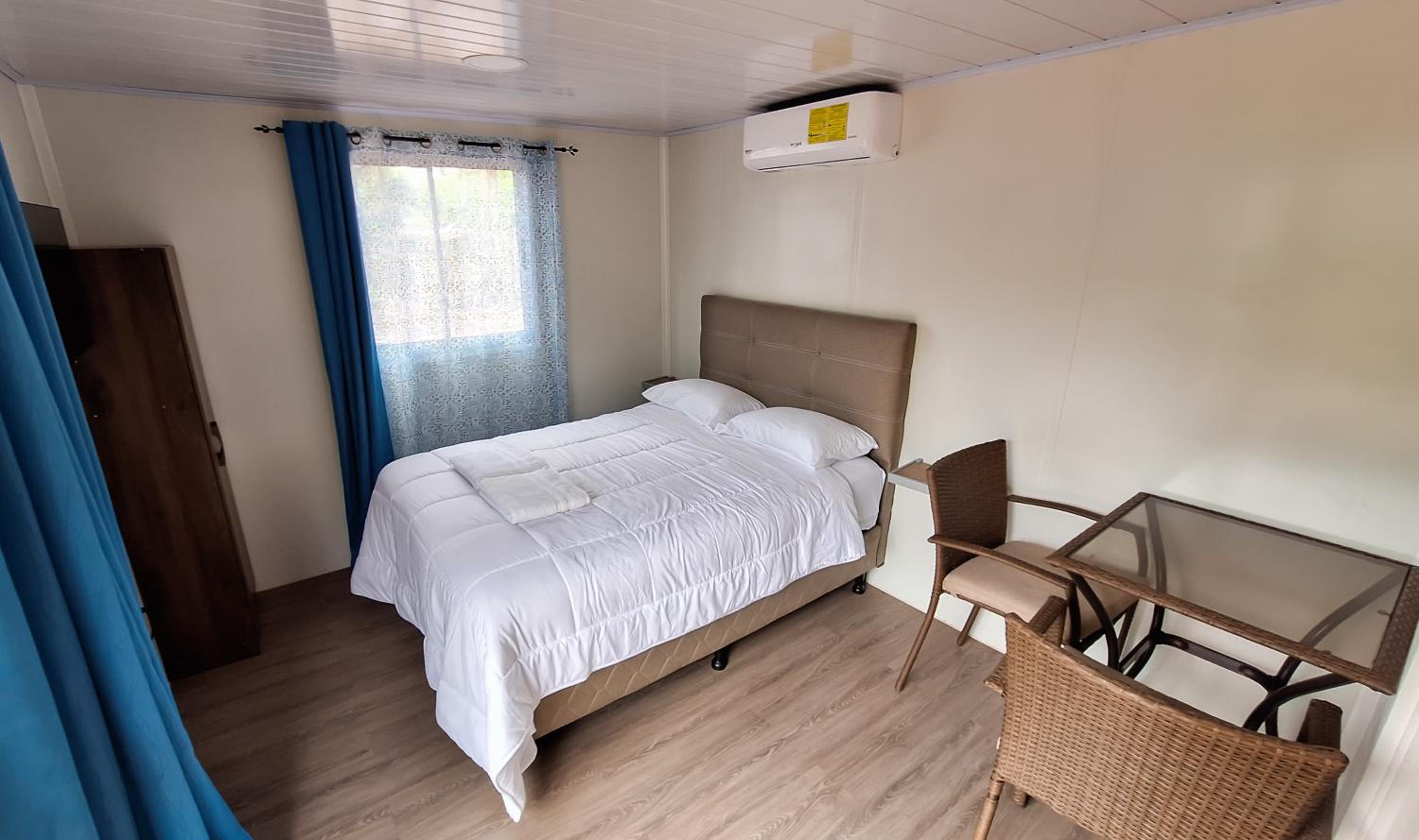 Macaw Paradise
