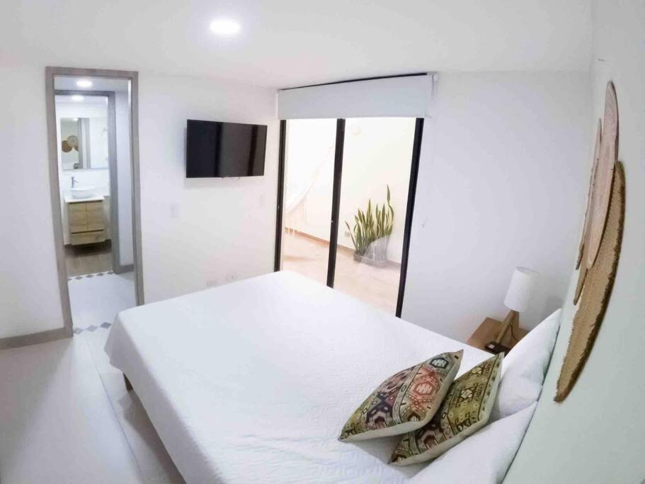 New apto in convenient location with parking