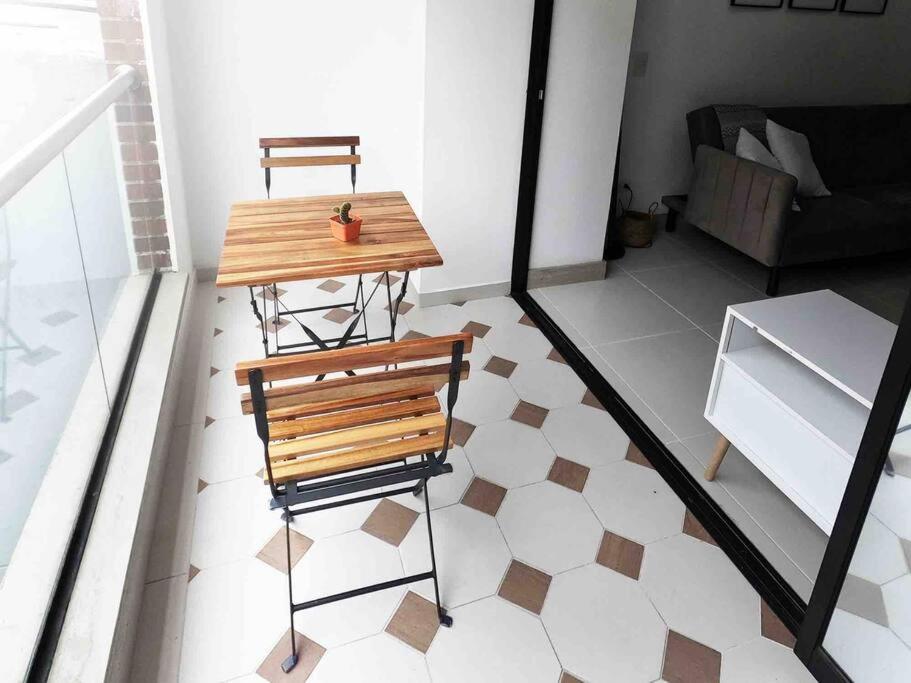 New apto in convenient location with parking