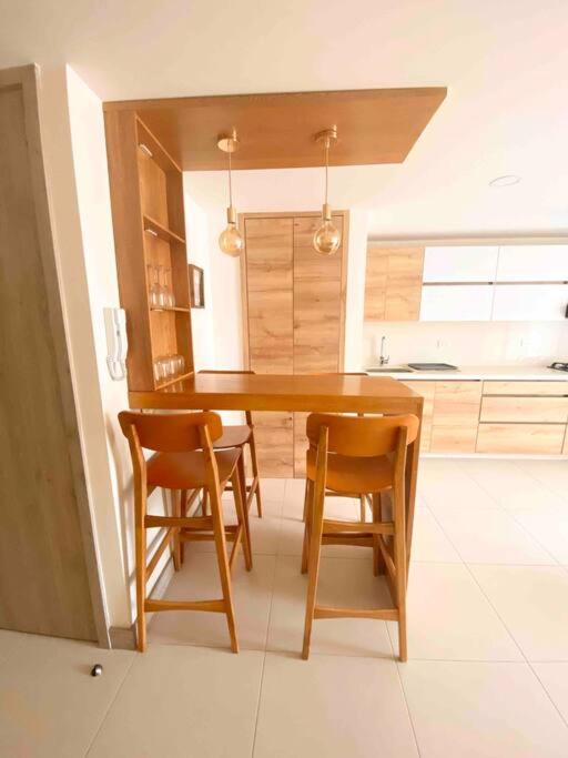 New apto in convenient location with parking