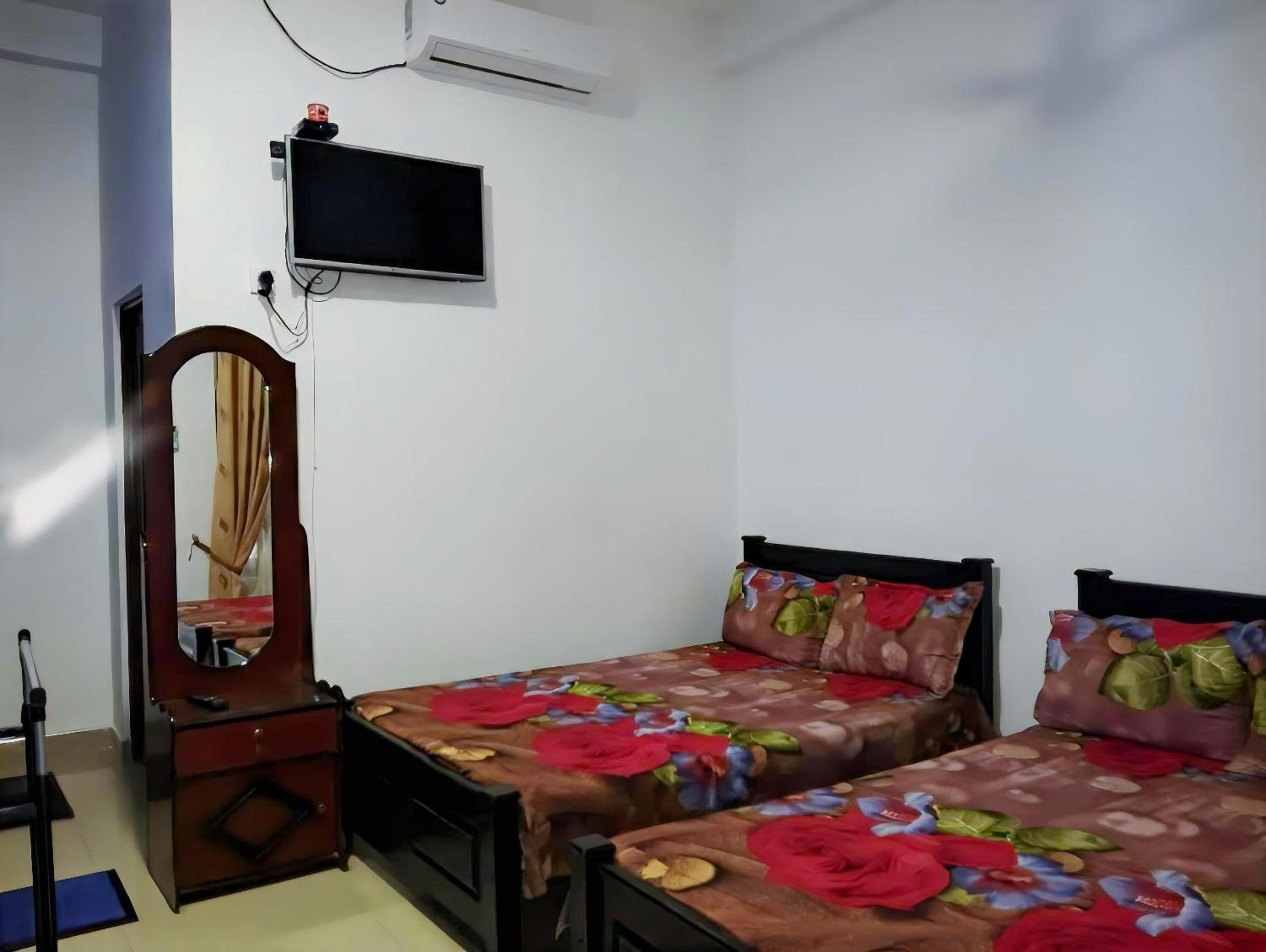 New Dinu Holiday Inn view 2