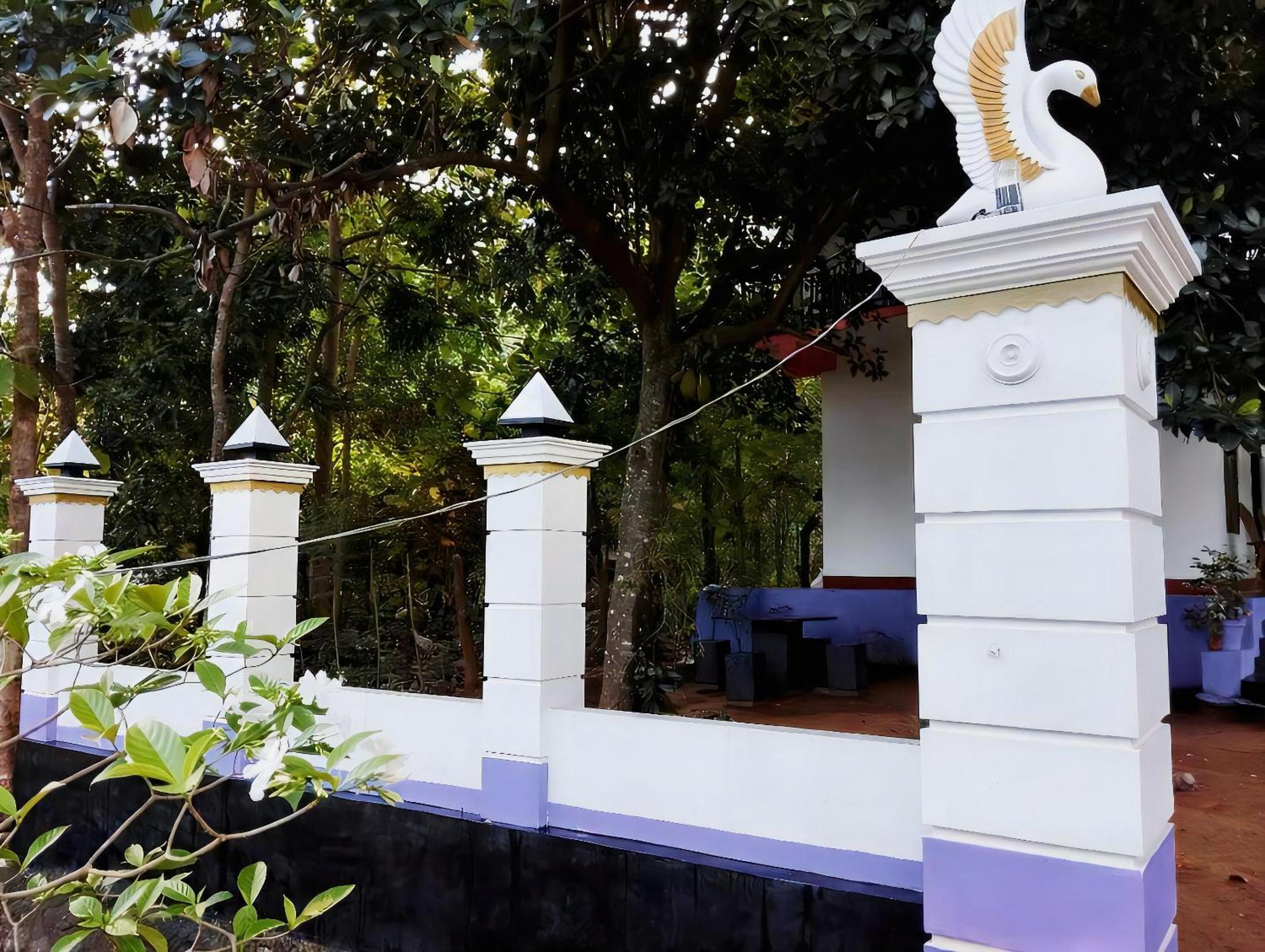 New Dinu Holiday Inn view 5