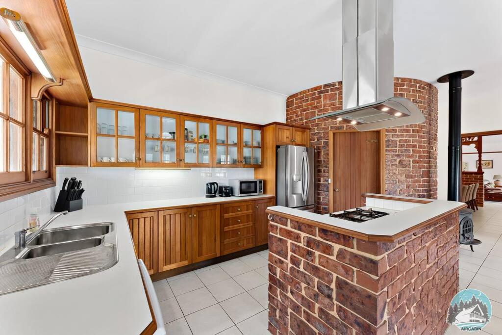 Aircabin - KANGY ANGY - Rural Retreat 4 Bedrooms