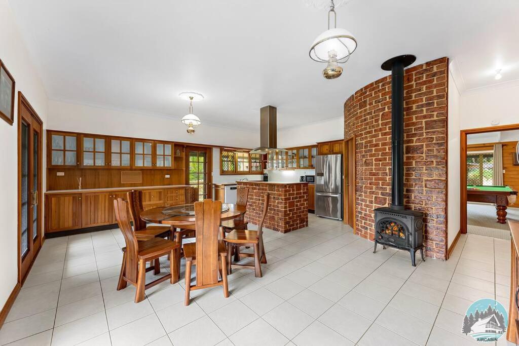 Aircabin - KANGY ANGY - Rural Retreat 4 Bedrooms