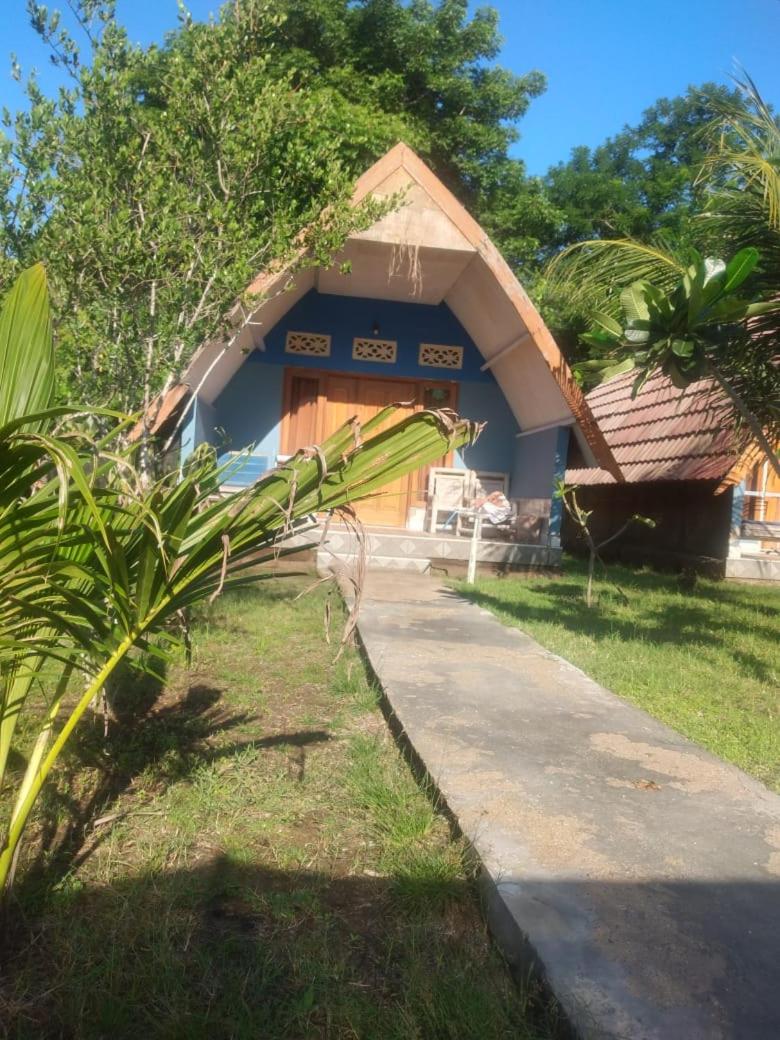 Dinoyin Bungalows view 3
