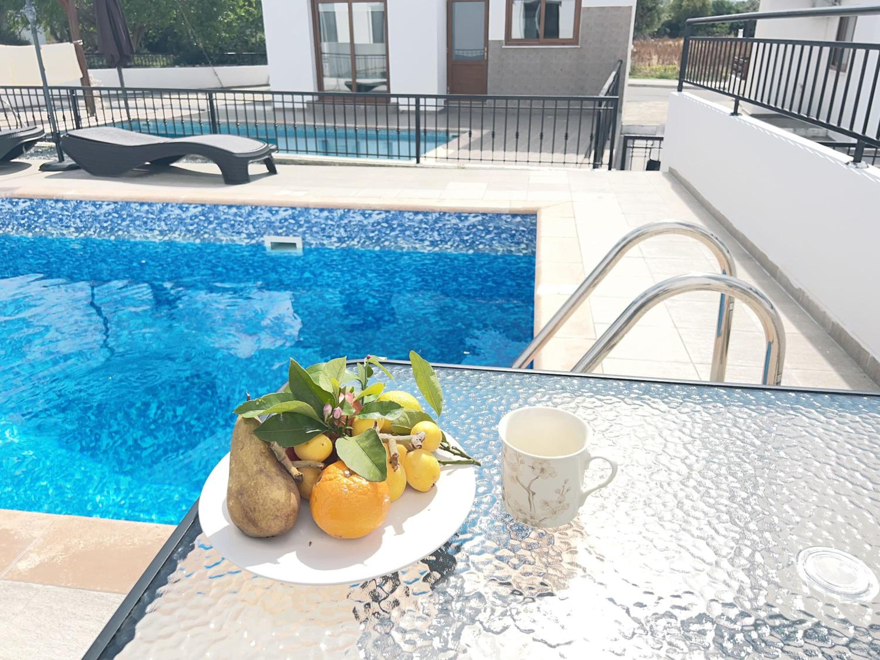 White Mountain Pool Villas