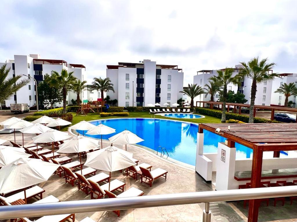 Casa de Playa en Condominio Frente Mar de Asia, 4 piscinas view 2
