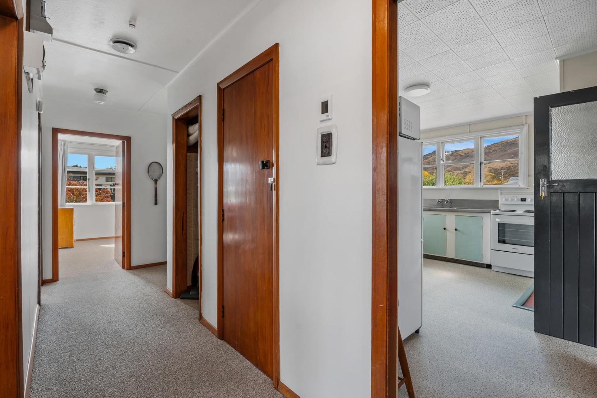 Cycle and Retreat - Cromwell Holiday Home view 5