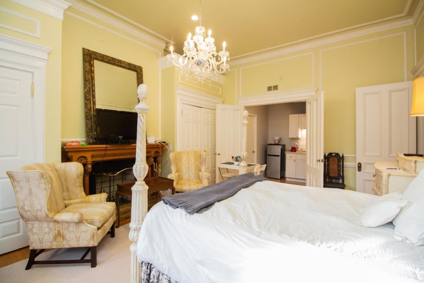 hotel room