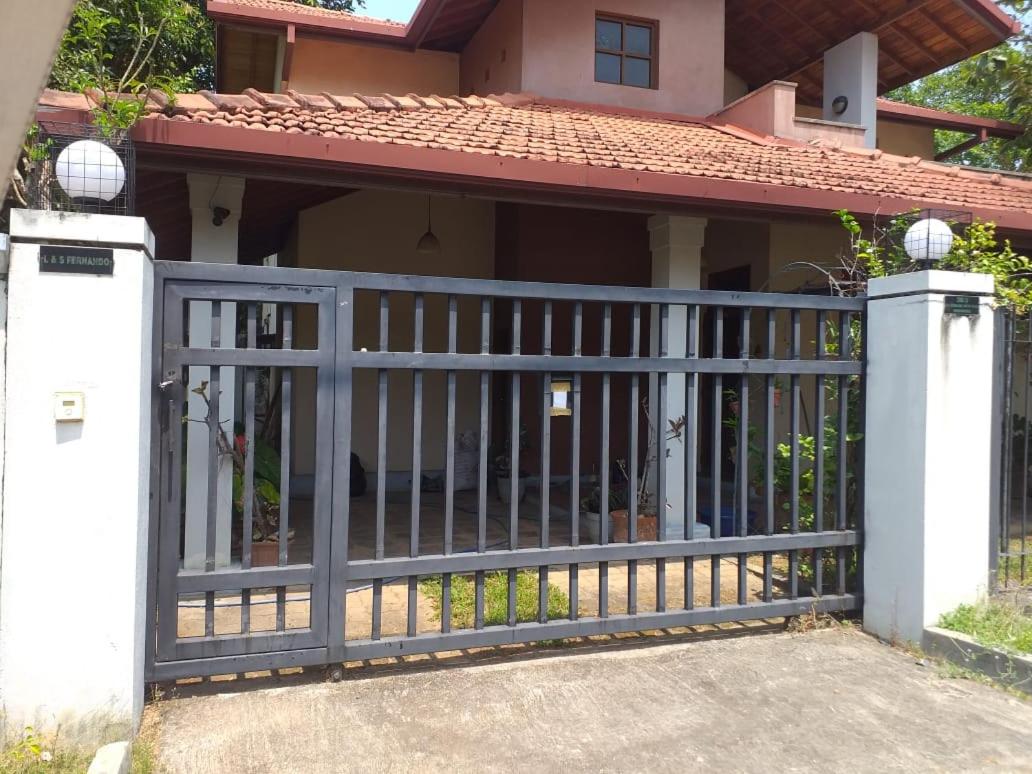 Negombo Holiday Home