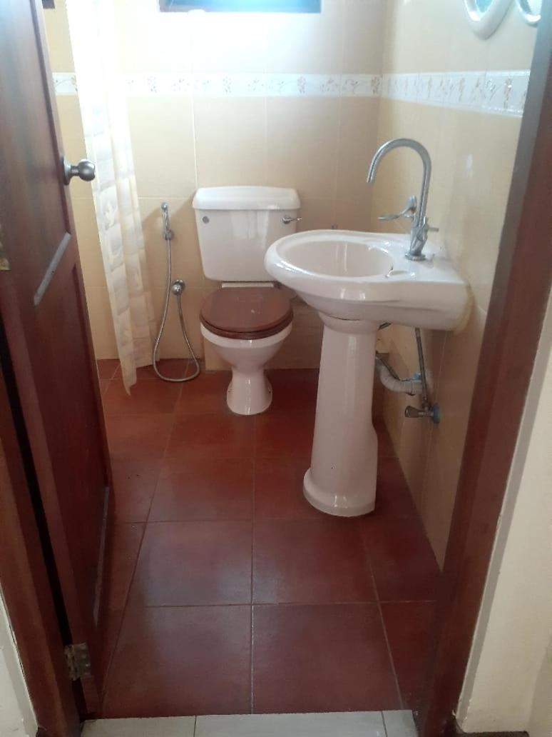 Negombo Holiday Home