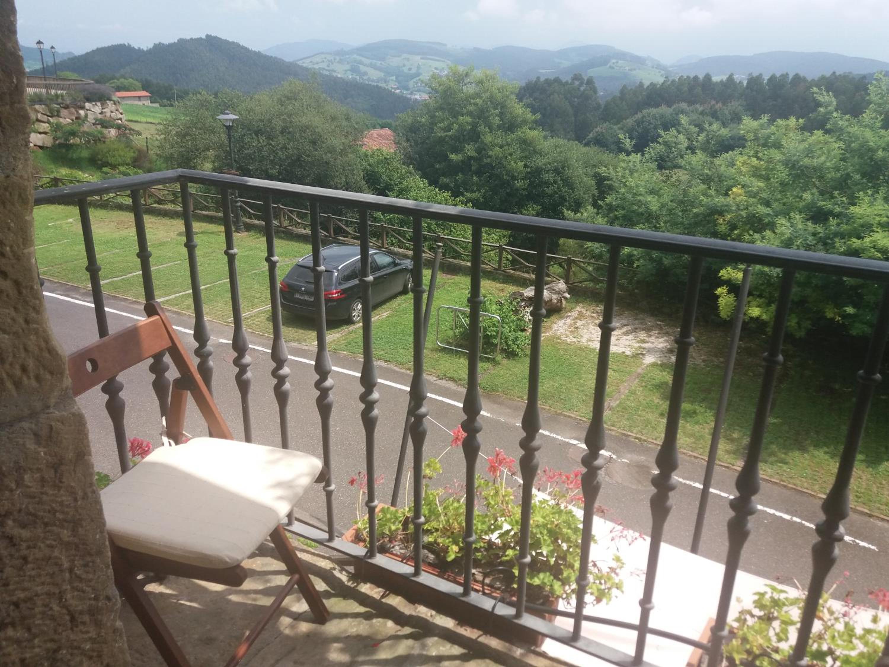 Fuente de Güelo view 3